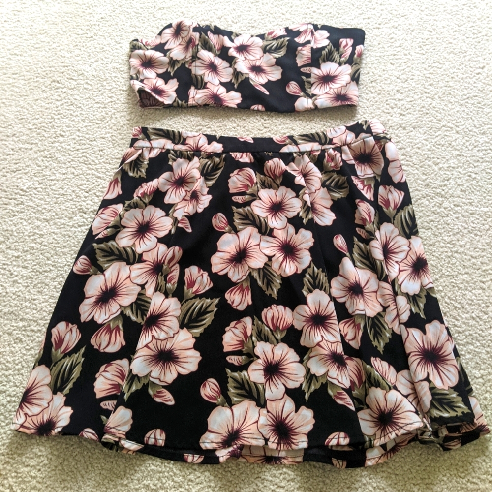 Two piece floral strapless set